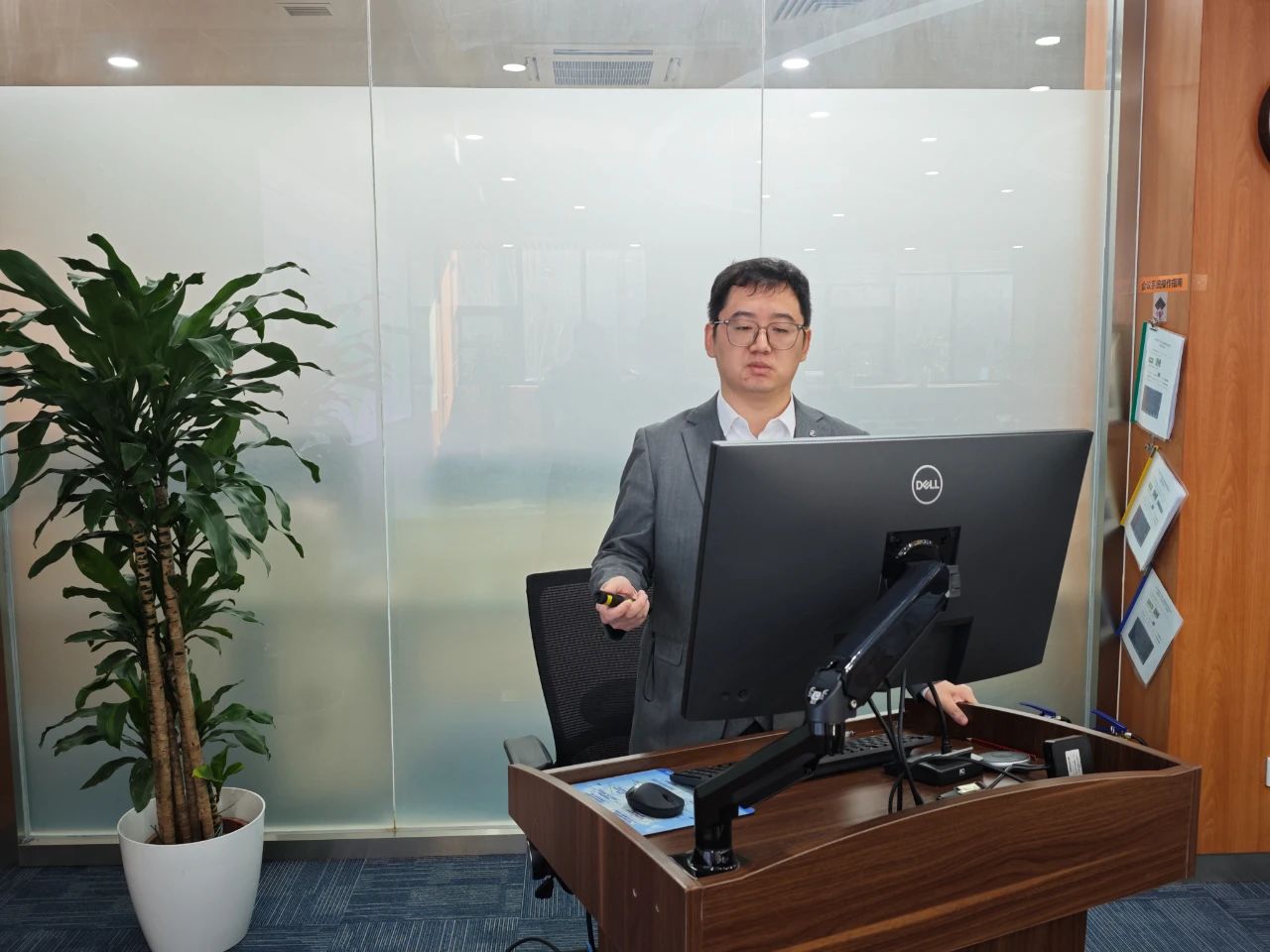 聚势破局求生存·奋楫笃行赴新程(图4)